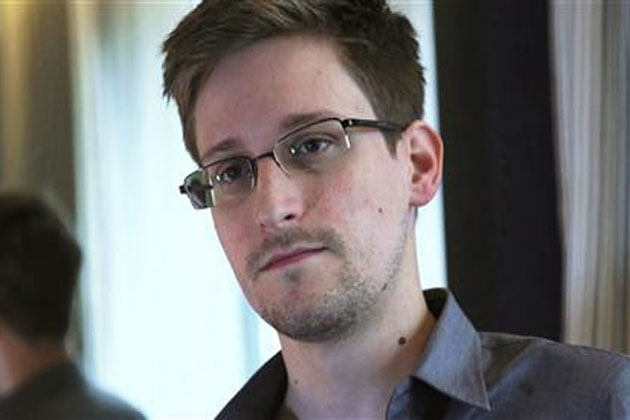 US `Shooting Self in Foot` in Row with Moscow over Snowden US Lawmaker