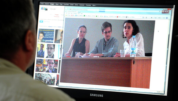 Snowden Asks for Temporary Asylum in Russia – Reports