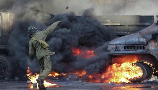 Protesters, Police Clash in Kiev, 10 Deaths Confirmed