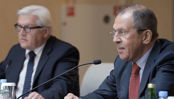 Lavrov Urges Kiev to Stop Military Crackdown, Begin Talks with East Ukraine