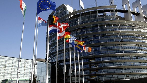 European Parliament Calls For Excluding Russia From SWIFT System