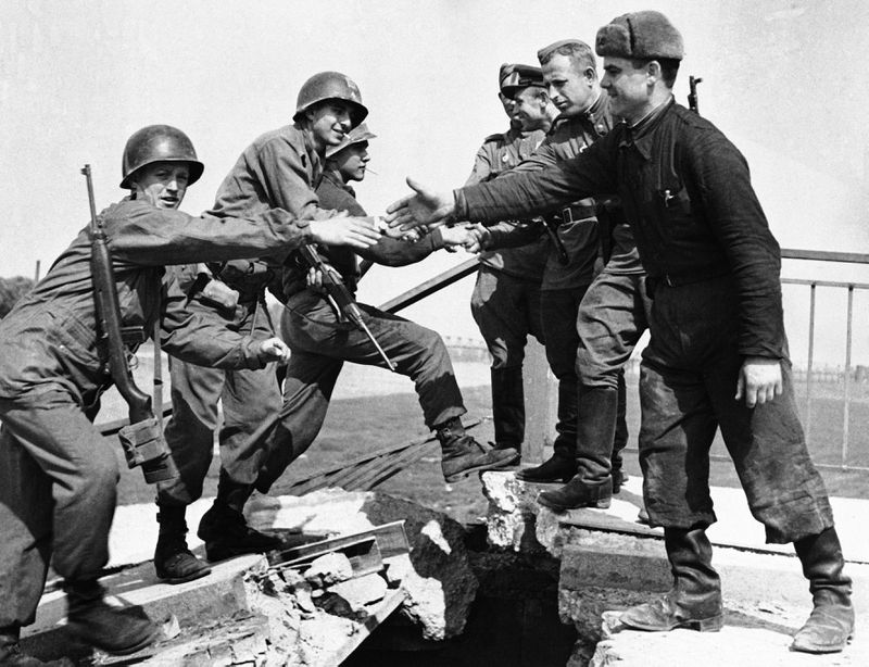 Honor these U.S. and Soviet vets, coronavirus or not #MeetingOnTheElbe
