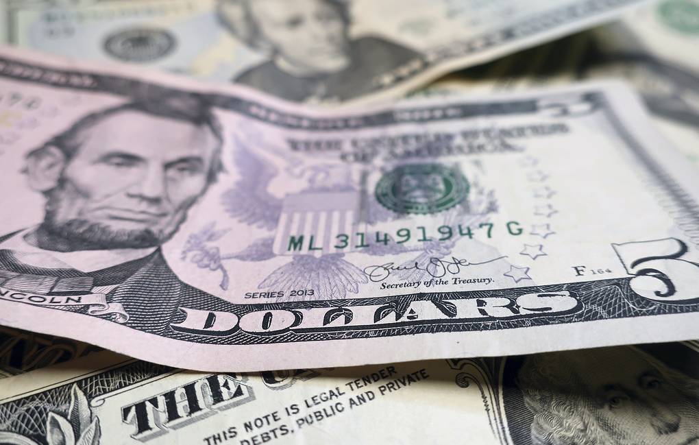 Press review: US sanctions eroding dollar and Japan seeks to build bridges with Russia